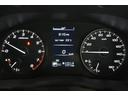メーター中央にはカラー液晶画面が備えられ、車のインフォメーションを簡単に把握できます。