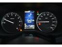メーター中央にはカラー液晶画面が備えられ、車のインフォメーションを簡単に把握できます。