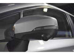 ������¦�ɥ��ߥ顼�����夵�줿�����α�����ǥ����ץ쥤��ɽ�������֤ν�����¦�������ͻҤ���ǧ�Ǥ�������ƻ�ؤο����䤹��㤤��ƻϩü�ؤ�������֤ʤɤ���¿����ƹԤ����Ȥ��Ǥ��ޤ��� 4