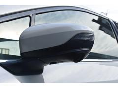 ������¦�ɥ��ߥ顼�����夵�줿�����α�����ǥ����ץ쥤��ɽ�������֤ν�����¦�������ͻҤ���ǧ�Ǥ�������ƻ�ؤο����䤹��㤤��ƻϩü�ؤ�������֤ʤɤ���¿����ƹԤ����Ȥ��Ǥ��ޤ��� 4