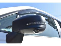 ������¦�ɥ��ߥ顼�����夵�줿�����α�����ǥ����ץ쥤��ɽ�������֤ν�����¦�������ͻҤ���ǧ�Ǥ�������ƻ�ؤο����䤹��㤤��ƻϩü�ؤ�������֤ʤɤ���¿����ƹԤ����Ȥ��Ǥ��ޤ��� 3