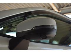 ������¦�ɥ��ߥ顼�����夵�줿�����α�����ǥ����ץ쥤��ɽ�������֤ν�����¦�������ͻҤ���ǧ�Ǥ�������ƻ�ؤο����䤹��㤤��ƻϩü�ؤ�������֤ʤɤ���¿����ƹԤ����Ȥ��Ǥ��ޤ��� 4