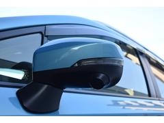 ������¦�ɥ��ߥ顼�����夵�줿�����α�����ǥ����ץ쥤��ɽ�������֤ν�����¦�������ͻҤ���ǧ�Ǥ�������ƻ�ؤο����䤹��㤤��ƻϩü�ؤ�������֤ʤɤ���¿����ƹԤ����Ȥ��Ǥ��ޤ��� 5