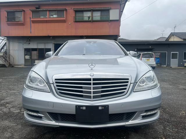 Ｓクラス 　Ｓ５５０　クリアランスソナー　オートクルーズコントロール　ナビ　ＴＶ　アルミホイール　ＡＴ　シートヒーター　スマートキー　電動格納ミラー　パワーシート　エアコン　パワーステアリング　パワーウィンドウ（2枚目）