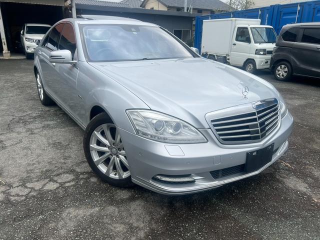 Ｓクラス 　Ｓ５５０　クリアランスソナー　オートクルーズコントロール　ナビ　ＴＶ　アルミホイール　ＡＴ　シートヒーター　スマートキー　電動格納ミラー　パワーシート　エアコン　パワーステアリング　パワーウィンドウ（3枚目）
