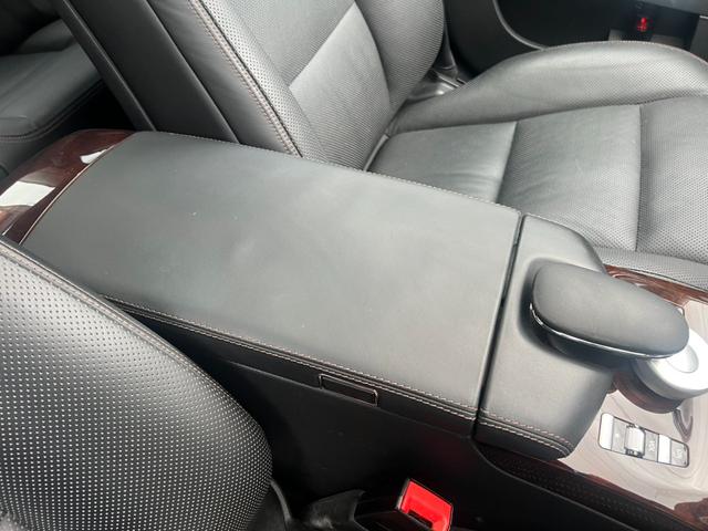 Ｓクラス 　Ｓ５５０　クリアランスソナー　オートクルーズコントロール　ナビ　ＴＶ　アルミホイール　ＡＴ　シートヒーター　スマートキー　電動格納ミラー　パワーシート　エアコン　パワーステアリング　パワーウィンドウ（13枚目）