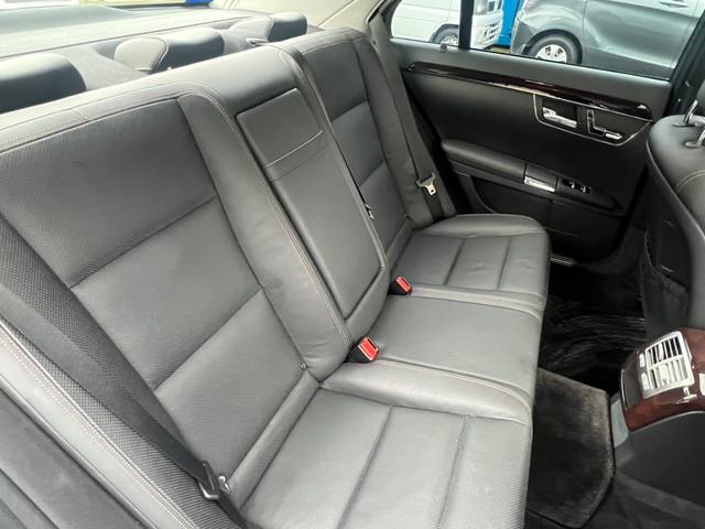 Ｓクラス 　Ｓ５５０　クリアランスソナー　オートクルーズコントロール　ナビ　ＴＶ　アルミホイール　ＡＴ　シートヒーター　スマートキー　電動格納ミラー　パワーシート　エアコン　パワーステアリング　パワーウィンドウ（18枚目）