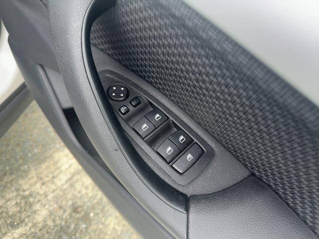Ｘ１ ｘＤｒｉｖｅ　１８ｄ　キーフリー　プッシュスタート　純正ナビ　ＣＤＤＶＤ再生　ブルートゥースオーディオ　ＥＴＣ　バックカメラ　社外ドライブレコーダー　クルーズコントロール　純正アルミホイール（22枚目）