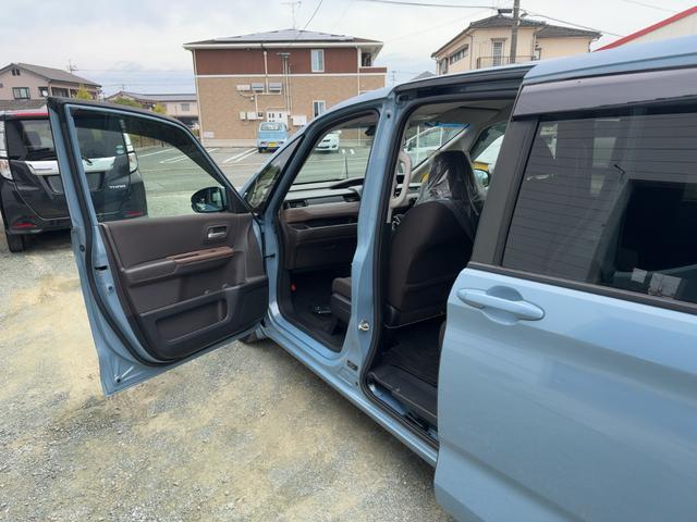 フリードハイブリッド ハイブリッド・Ｇホンダセンシング　キーフリー　プッシュスタート　純正ナビ　フルセグテレビ　ＣＤＤＶＤ再生　ブルートゥースオーディオ　ＥＴＣ　バックカメラ　シートヒーター　両側パワースライドドア　ＬＥＤヘッドライト（25枚目）