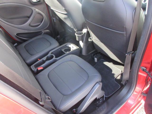 BRABUS エクスクルーシブ レッド リミテッド ワンオーナー/禁煙車/ガラスルーフ/保証プラス加入車/(22枚目)
