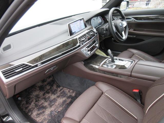 740i Mスポーツ ワンオーナー/禁煙車/ガラスサンルーフ/レザーシート/シートヒーター/シートヒーター/エアシート/メモリーパワーシート/パワーバックドア/ミラーETC/ハーマンカードンサウンド/(19枚目)