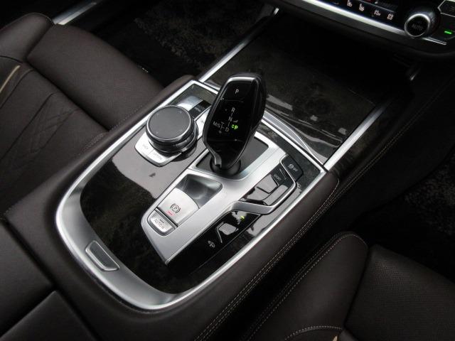 740i Mスポーツ ワンオーナー/禁煙車/ガラスサンルーフ/レザーシート/シートヒーター/シートヒーター/エアシート/メモリーパワーシート/パワーバックドア/ミラーETC/ハーマンカードンサウンド/(48枚目)