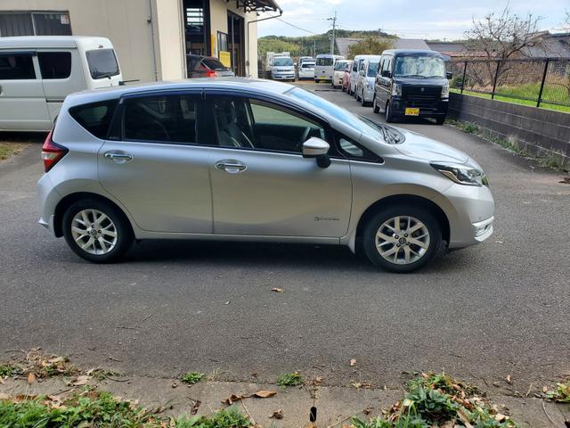 ノート e-パワー X FOUR 4WD エマブレ 純正アルミ(8枚目)