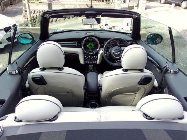 MINI クーパー コンバーチブル クーパー DCT 禁煙 ペット歴無 ホワイトレザー シートヒーター バックカメラ カブリオ限定カリビアンアクア(2枚目)