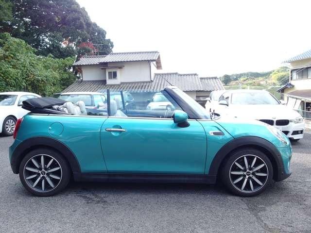 MINI クーパー コンバーチブル クーパー DCT 禁煙 ペット歴無 ホワイトレザー シートヒーター バックカメラ カブリオ限定カリビアンアクア(8枚目)