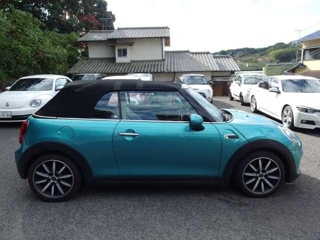 MINI クーパー コンバーチブル クーパー DCT 禁煙 ペット歴無 ホワイトレザー シートヒーター バックカメラ カブリオ限定カリビアンアクア(16枚目)