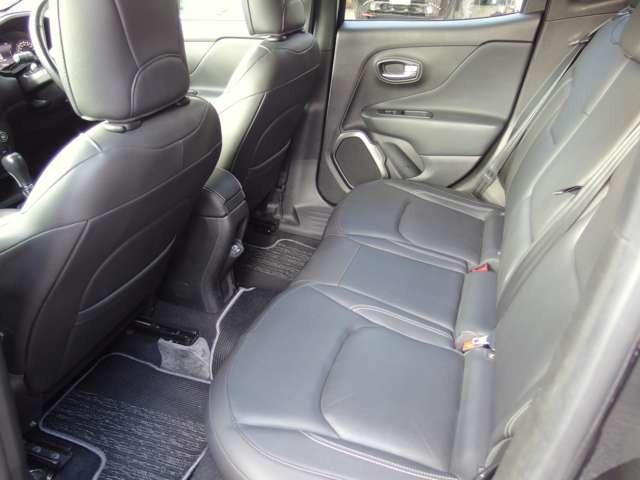 ジープ・レネゲード リミテッド 禁煙 黒レザー 検2年 カープレイ Bカメラ(12枚目)