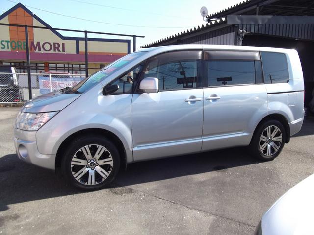 デリカＤ：５ Ｍ　左パワースライドドア　社外ナビ　ブルートゥース　フリップダウンモニター　１８インチアルミホイール　シートカバー（4枚目）