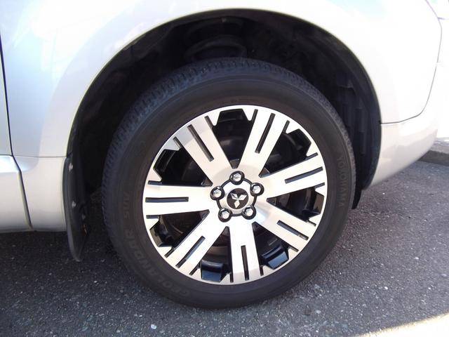 デリカＤ：５ Ｍ　左パワースライドドア　社外ナビ　ブルートゥース　フリップダウンモニター　１８インチアルミホイール　シートカバー（15枚目）