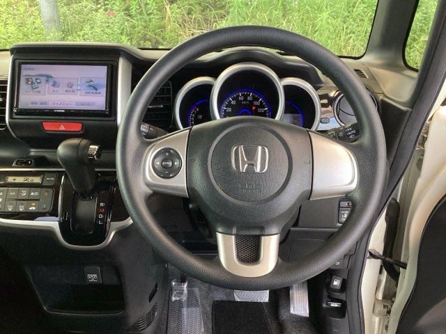 Ｎ－ＢＯＸカスタム ＧＳＳパッケージ　ナビ　リアカメラ　両側電動スライドドア　運転席助手席エアバッグ　スマートキーシステム　盗難警報装置　ＥＣＯＮモード　ＶＳＡ　カーテンエアバック　ワンセグ　エアロ　ＡＵＴＯエアコン　パワステ　ＡＢＳ（17枚目）