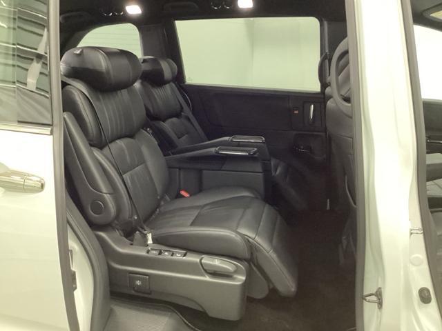 オデッセイハイブリッド ｅ：ＨＥＶアブソルート・ＥＸブラックエディション　メモリーナビ　ドラレコ　ＥＴＣ　リアカメラ　ハンズフリーパワーテールゲート　バックモニター　マルチビューモニター　ＶＳＡ　サイドエアバック　フルオートエアコン　フルセグテレビ　レーダーブレーキ　ＤＶＤ（17枚目）