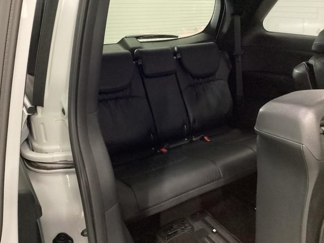 オデッセイハイブリッド ｅ：ＨＥＶアブソルート・ＥＸブラックエディション　メモリーナビ　ドラレコ　ＥＴＣ　リアカメラ　ハンズフリーパワーテールゲート　バックモニター　マルチビューモニター　ＶＳＡ　サイドエアバック　フルオートエアコン　フルセグテレビ　レーダーブレーキ　ＤＶＤ（26枚目）