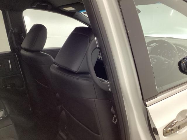 オデッセイハイブリッド ｅ：ＨＥＶアブソルート・ＥＸブラックエディション　メモリーナビ　ドラレコ　ＥＴＣ　リアカメラ　ハンズフリーパワーテールゲート　バックモニター　マルチビューモニター　ＶＳＡ　サイドエアバック　フルオートエアコン　フルセグテレビ　レーダーブレーキ　ＤＶＤ（36枚目）