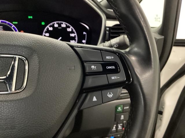 オデッセイハイブリッド ｅ：ＨＥＶアブソルート・ＥＸブラックエディション　メモリーナビ　ドラレコ　ＥＴＣ　リアカメラ　ハンズフリーパワーテールゲート　バックモニター　マルチビューモニター　ＶＳＡ　サイドエアバック　フルオートエアコン　フルセグテレビ　レーダーブレーキ　ＤＶＤ（40枚目）