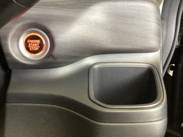 フリード Ｇ・ホンダセンシング　純正ナビ　フルセグ　リアカメラ　Ｆセグ　追突被害軽減ブレーキ　ｉストップ　Ｗエアバッグ　パワーウィンドウ　アクティブクルーズコントロール　スマートキ　カラーバックモニター　ＶＳＡ　エアコン　キーレス（15枚目）