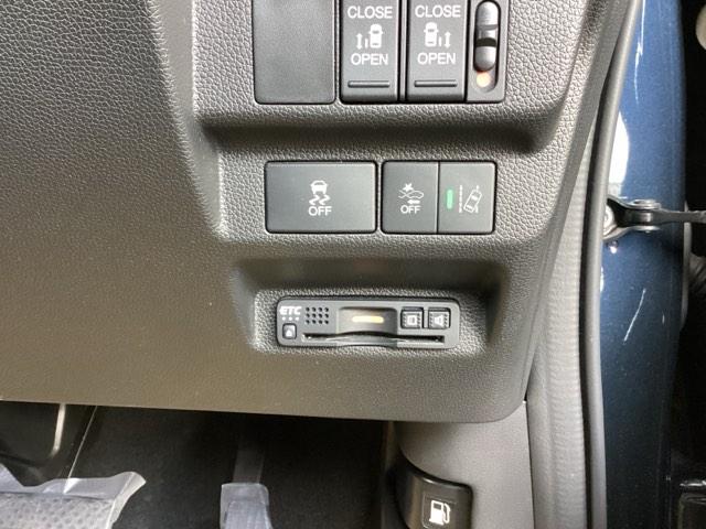 フリード Ｇ・ホンダセンシング　純正ナビ　フルセグ　リアカメラ　Ｆセグ　追突被害軽減ブレーキ　ｉストップ　Ｗエアバッグ　パワーウィンドウ　アクティブクルーズコントロール　スマートキ　カラーバックモニター　ＶＳＡ　エアコン　キーレス（17枚目）