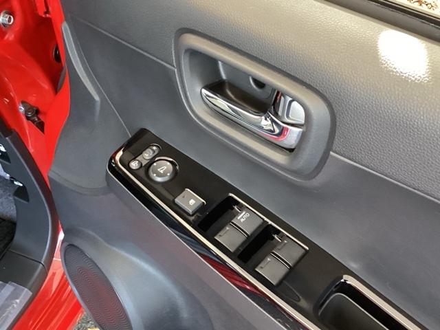 Ｎ－ＯＮＥ オリジナル　純正メモリーナビ　ドラレコ　リアカメラ　追突被害軽減ブレーキ　記録簿　オートクルーズコントロール　サイドエアバック　クリアランスソナー　ナビ＆ＴＶ　ＬＥＤライト　ＵＳＢ　ＷＡＢ　Ｂカメラ　セキュリティ（51枚目）