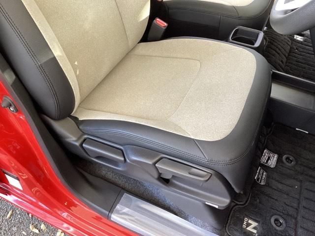 Ｎ－ＯＮＥ オリジナル　純正メモリーナビ　ドラレコ　リアカメラ　追突被害軽減ブレーキ　記録簿　オートクルーズコントロール　サイドエアバック　クリアランスソナー　ナビ＆ＴＶ　ＬＥＤライト　ＵＳＢ　ＷＡＢ　Ｂカメラ　セキュリティ（57枚目）