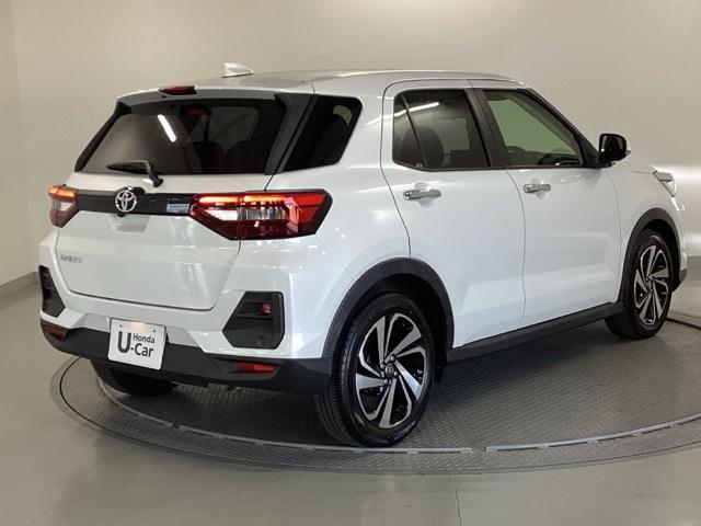 ライズ Ｚ　ナビ　フルセグ　リアカメラ　コーナーセンサ　誤発進抑制機能　エアコン　シートヒータ　サイドカメラ　スマートキー＆プッシュスタート　ＵＳＢポート　地デジＴＶ　ＶＳＡ　盗難防止装置　ターボ車　クルコン（8枚目）