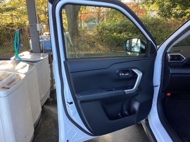 ライズ Ｚ　ナビ　フルセグ　リアカメラ　コーナーセンサ　誤発進抑制機能　エアコン　シートヒータ　サイドカメラ　スマートキー＆プッシュスタート　ＵＳＢポート　地デジＴＶ　ＶＳＡ　盗難防止装置　ターボ車　クルコン（37枚目）