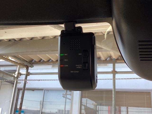 Ｎ－ＢＯＸカスタム ベースグレード　ディスプレイオーディオ　ドラレコ　リアカメラ　Ｗ電動ドア　ＵＳＢ接続　ＣＭＢＳ　Ｄレコ　禁煙　ベンチシート　オートエアコン　スマートキ　ＬＥＤ　クルコン　バックカメラ　パワーステアリング　エアバッグ（13枚目）