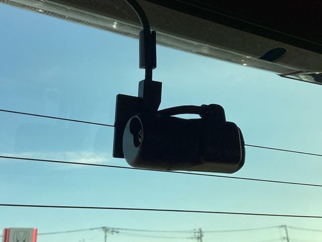 Ｎ－ＢＯＸカスタム ベースグレード　ディスプレイオーディオ　ドラレコ　リアカメラ　Ｗ電動ドア　ＵＳＢ接続　ＣＭＢＳ　Ｄレコ　禁煙　ベンチシート　オートエアコン　スマートキ　ＬＥＤ　クルコン　バックカメラ　パワーステアリング　エアバッグ（14枚目）