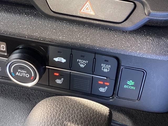 Ｎ－ＢＯＸカスタム ベースグレード　ディスプレイオーディオ　ドラレコ　リアカメラ　Ｗ電動ドア　ＵＳＢ接続　ＣＭＢＳ　Ｄレコ　禁煙　ベンチシート　オートエアコン　スマートキ　ＬＥＤ　クルコン　バックカメラ　パワーステアリング　エアバッグ（15枚目）