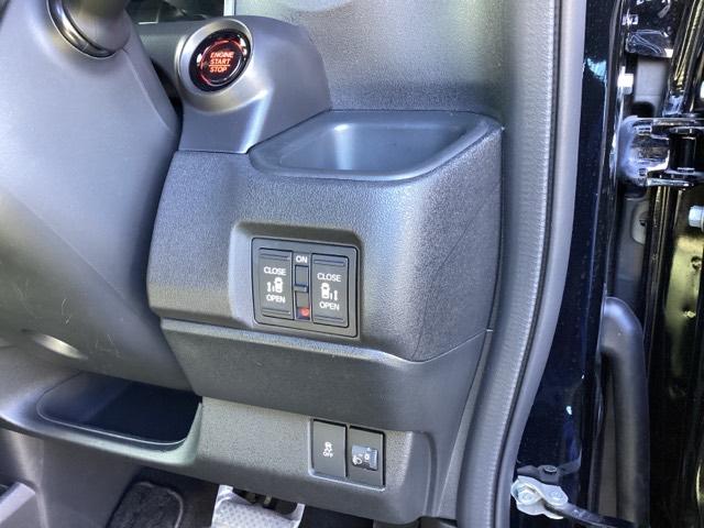 Ｎ－ＢＯＸカスタム ベースグレード　ディスプレイオーディオ　ドラレコ　リアカメラ　Ｗ電動ドア　ＵＳＢ接続　ＣＭＢＳ　Ｄレコ　禁煙　ベンチシート　オートエアコン　スマートキ　ＬＥＤ　クルコン　バックカメラ　パワーステアリング　エアバッグ（17枚目）