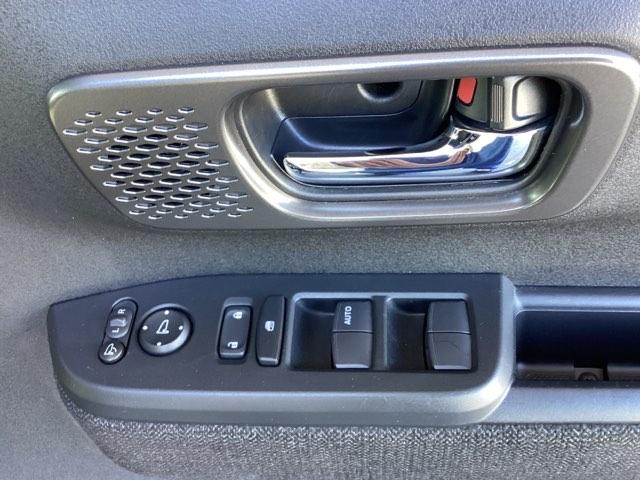 Ｎ－ＢＯＸカスタム ベースグレード　ディスプレイオーディオ　ドラレコ　リアカメラ　Ｗ電動ドア　ＵＳＢ接続　ＣＭＢＳ　Ｄレコ　禁煙　ベンチシート　オートエアコン　スマートキ　ＬＥＤ　クルコン　バックカメラ　パワーステアリング　エアバッグ（25枚目）