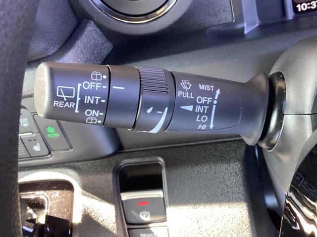 Ｎ－ＢＯＸカスタム ベースグレード　ディスプレイオーディオ　ドラレコ　リアカメラ　Ｗ電動ドア　ＵＳＢ接続　ＣＭＢＳ　Ｄレコ　禁煙　ベンチシート　オートエアコン　スマートキ　ＬＥＤ　クルコン　バックカメラ　パワーステアリング　エアバッグ（34枚目）