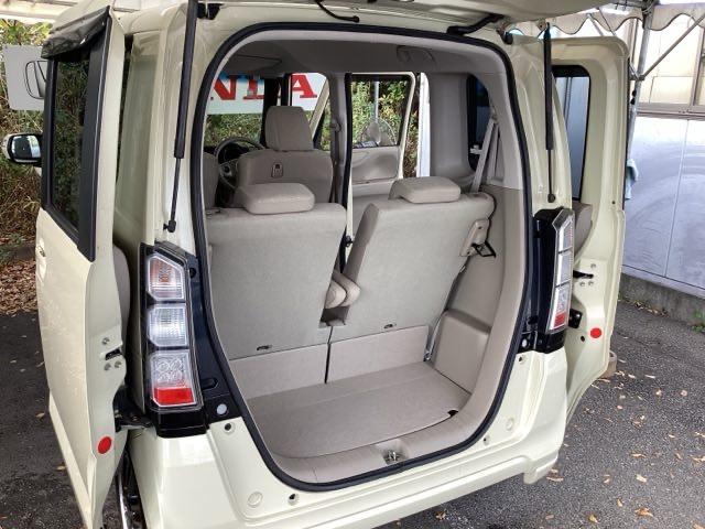 リアシートがあっても、しっかり荷物を積む事ができます。