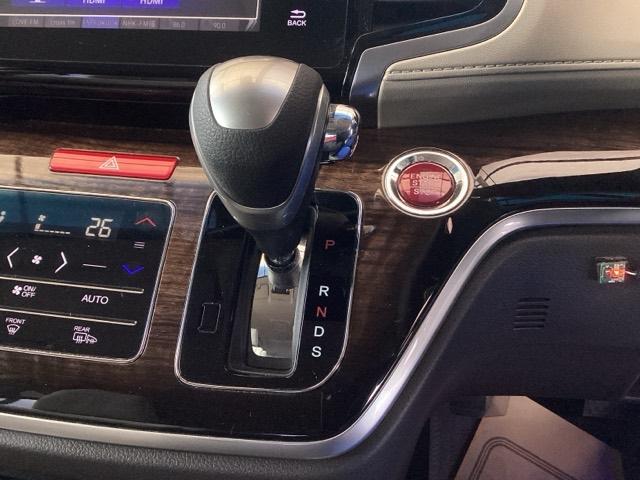 ���R�Ɏ肪�͂��A���쐫�̗ǂ��C���p�l�V�t�g�ɁA�p�[�L���O�u���[�L�́A�t�b�g�u���[�L�^�C�v�Ȃ̂ŁA�^�]�ȂƏ���Ȃ̊Ԃ͂������肵�Ă��܂��B