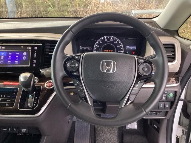 ��ɂȂ��ފ��o�̃X�e�A�����O�ł��B�����S�n�A�f�U�C�����A���쐫�ɂ���������A�C�e���ł��B