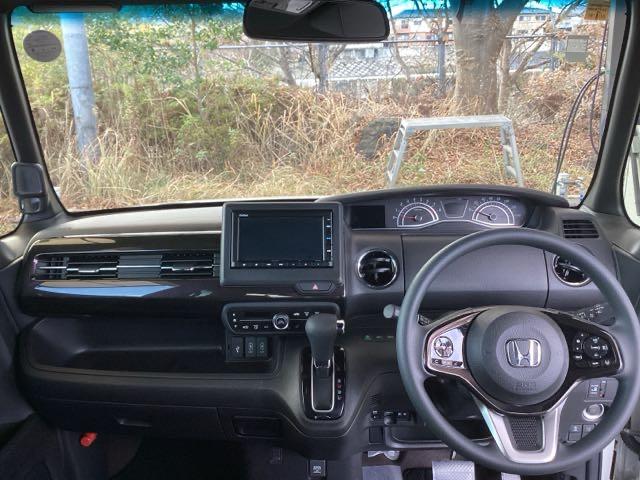 Ｎ－ＢＯＸカスタム Ｇ・Ｌホンダセンシング　純正ナビ　フルセグ　リアカメラ　助手席エアバッグ　キーレス　シートＨ　アイドリングＳＴ　セキュリティーアラーム　スマ－トキ－　ＥＴＣ　前車追従機能　サイドエアバッグ　ＬＥＤヘッドライト　ＵＳＢ　ＶＳＡ（3枚目）