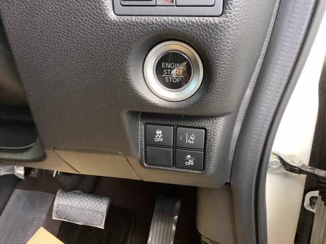 Ｎ－ＢＯＸカスタム Ｇ・Ｌホンダセンシング　純正ナビ　フルセグ　リアカメラ　助手席エアバッグ　キーレス　シートＨ　アイドリングＳＴ　セキュリティーアラーム　スマ－トキ－　ＥＴＣ　前車追従機能　サイドエアバッグ　ＬＥＤヘッドライト　ＵＳＢ　ＶＳＡ（17枚目）