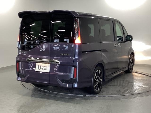 ステップワゴンスパーダ スパーダ・クールスピリット　メモリーナビ　ＥＴＣ　リアカメラ　シートＨ　追突軽減ブレーキ　スマキー　Ｂカメ　フルセグテレビ　盗難防止システム　サイドエアバック　ナビＴＶ　アクティブクルーズコントロール　キーフリー　エアバッグ（9枚目）