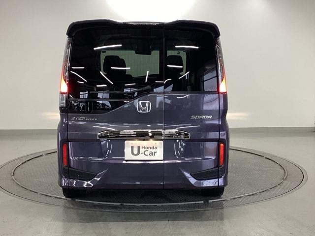 ステップワゴンスパーダ スパーダ・クールスピリット　メモリーナビ　ＥＴＣ　リアカメラ　シートＨ　追突軽減ブレーキ　スマキー　Ｂカメ　フルセグテレビ　盗難防止システム　サイドエアバック　ナビＴＶ　アクティブクルーズコントロール　キーフリー　エアバッグ（10枚目）