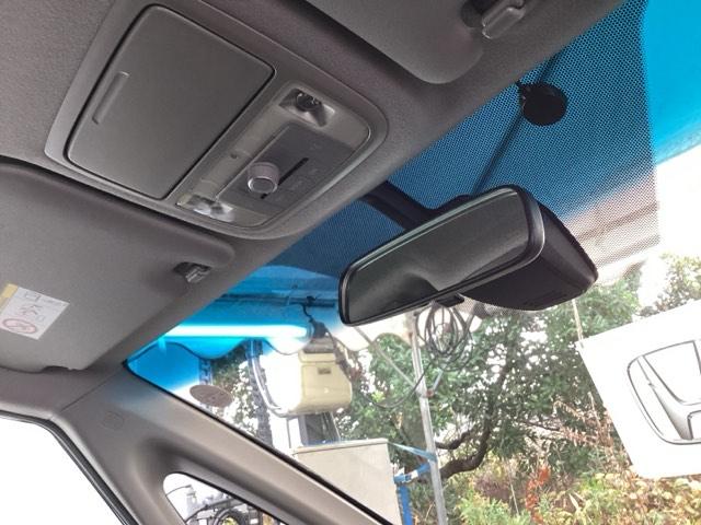 ステップワゴンスパーダ スパーダ・クールスピリット　メモリーナビ　ＥＴＣ　リアカメラ　シートＨ　追突軽減ブレーキ　スマキー　Ｂカメ　フルセグテレビ　盗難防止システム　サイドエアバック　ナビＴＶ　アクティブクルーズコントロール　キーフリー　エアバッグ（11枚目）