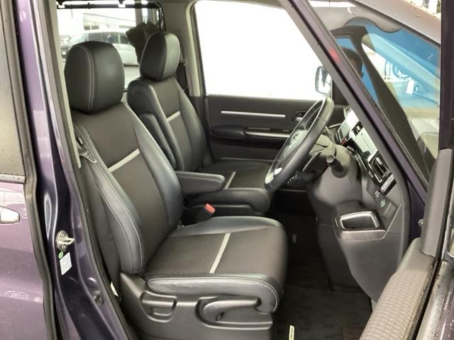 ステップワゴンスパーダ スパーダ・クールスピリット　メモリーナビ　ＥＴＣ　リアカメラ　シートＨ　追突軽減ブレーキ　スマキー　Ｂカメ　フルセグテレビ　盗難防止システム　サイドエアバック　ナビＴＶ　アクティブクルーズコントロール　キーフリー　エアバッグ（16枚目）