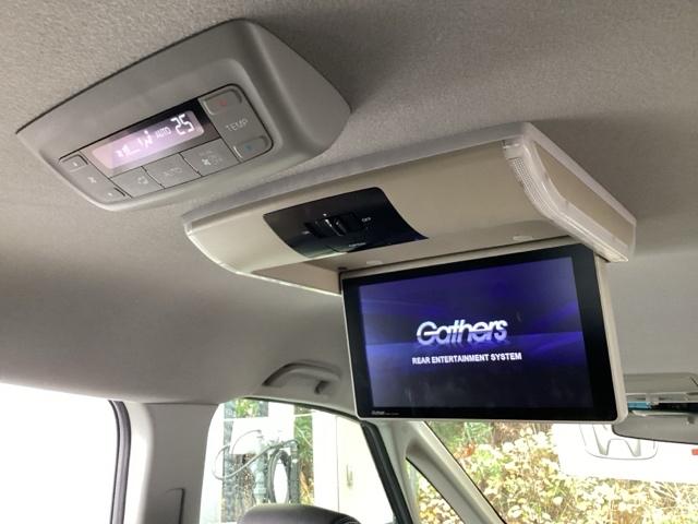 ステップワゴンスパーダ スパーダ・クールスピリット　メモリーナビ　ＥＴＣ　リアカメラ　シートＨ　追突軽減ブレーキ　スマキー　Ｂカメ　フルセグテレビ　盗難防止システム　サイドエアバック　ナビＴＶ　アクティブクルーズコントロール　キーフリー　エアバッグ（17枚目）